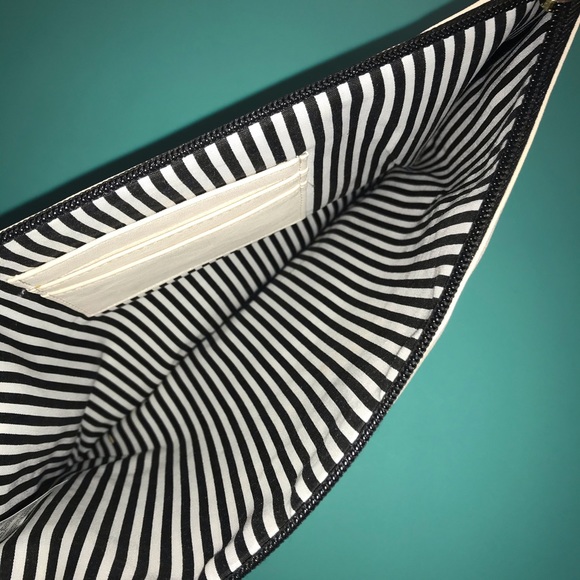 Betsey Johnson Pouch NYC Newspaper Print Pink - Picture 12 of 13